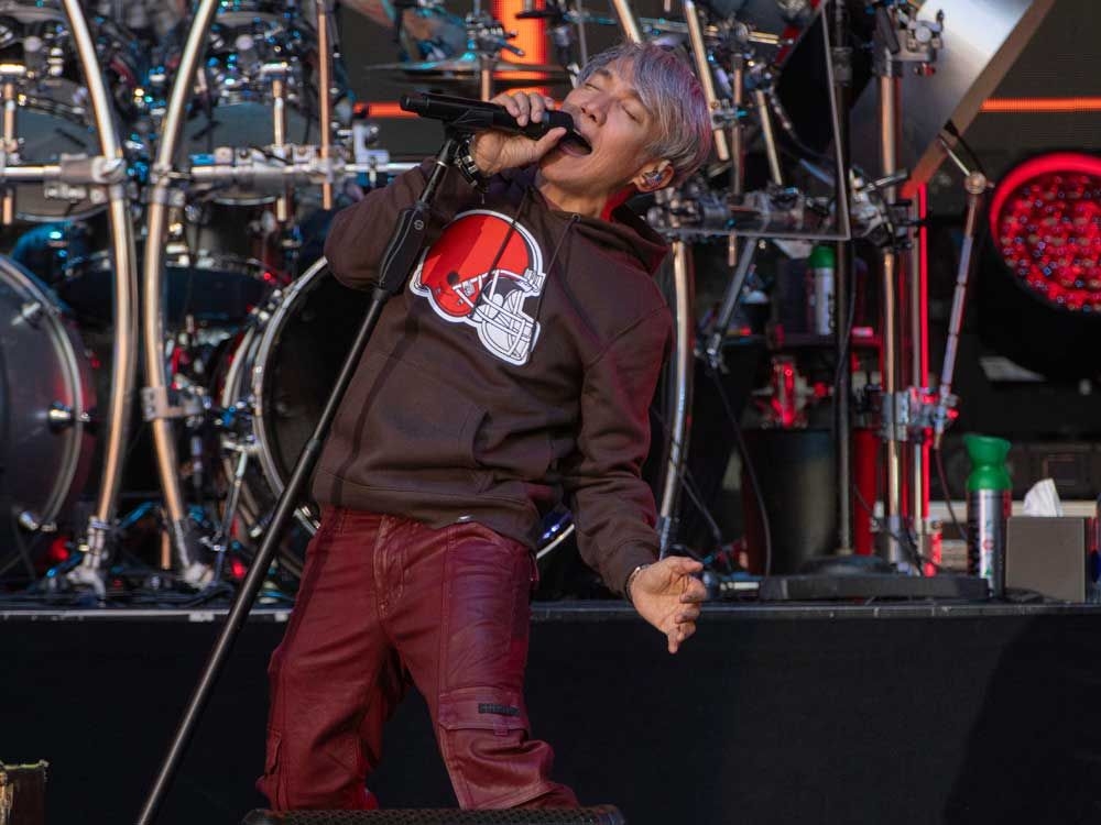 Browns bring in Journey for a concert before the start of the NFL draft