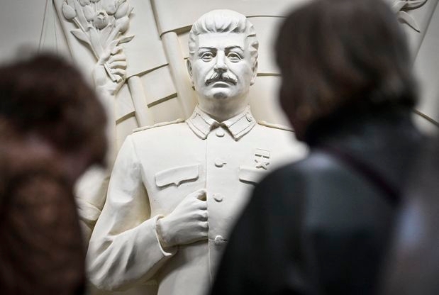 Moscow installs replica of historical Stalin monument in metro