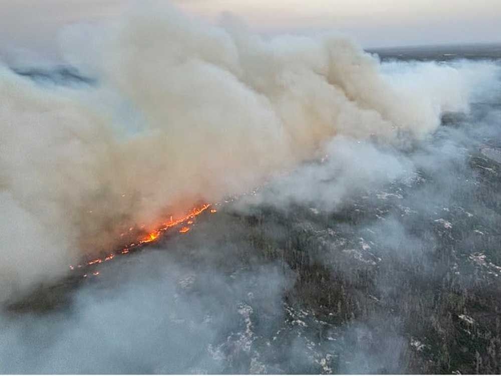 Wildfires force more than 800 to evacuate northwestern Ontario First Nation