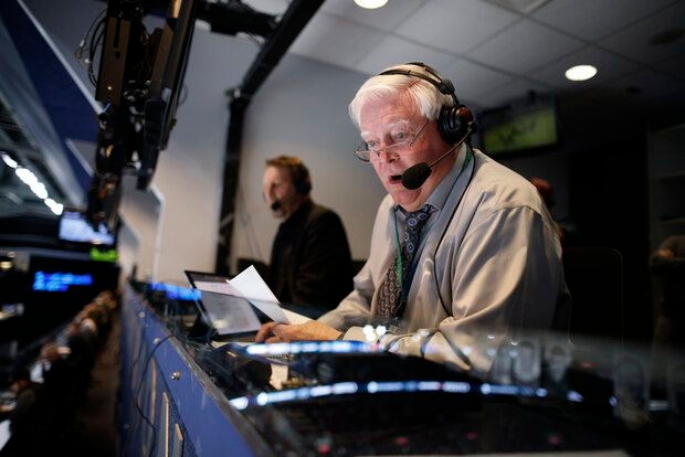 Maple Leafs broadcasting legend Joe Bowen announces retirement plan