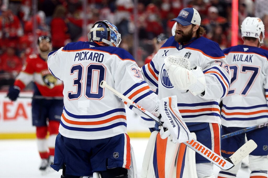 Who should the Edmonton Oilers start in goal for Game 6 of the Stanley Cup Final?