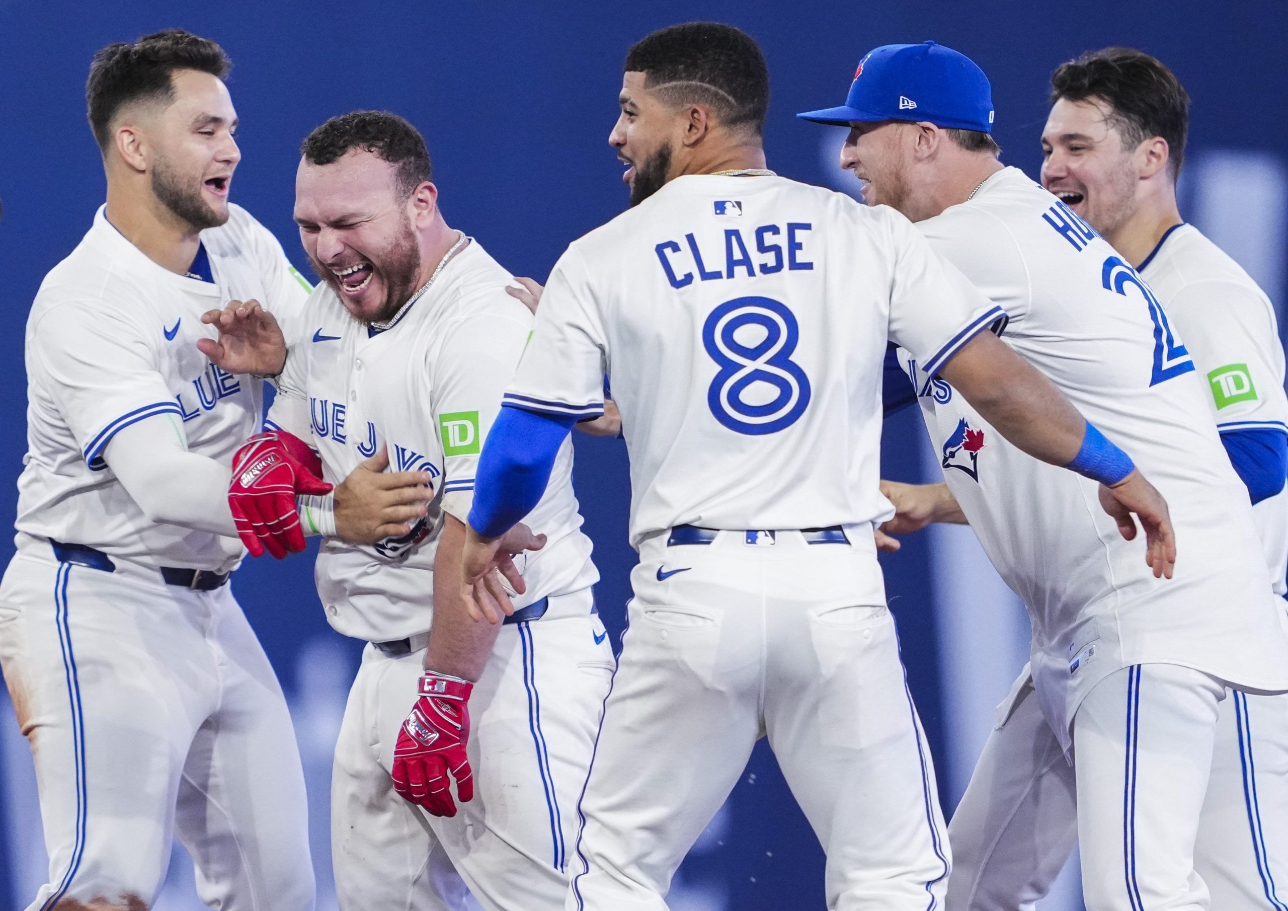 Alejandro Kirk delivers Blue Jays' walk-off win off former teammate Jordan Romano