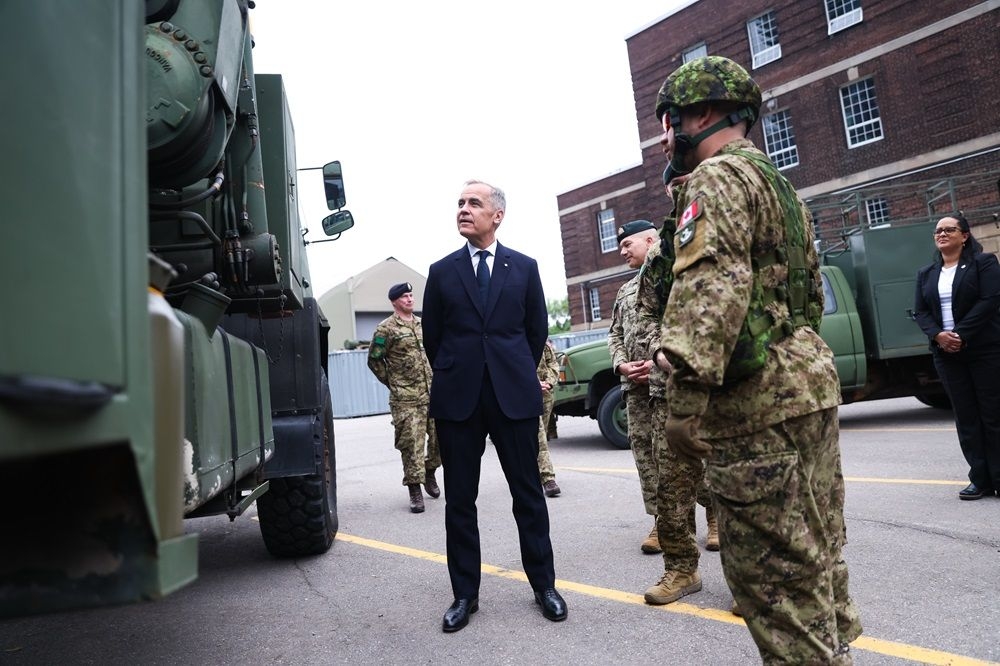 Most Canadians want increase in defence spending: Poll