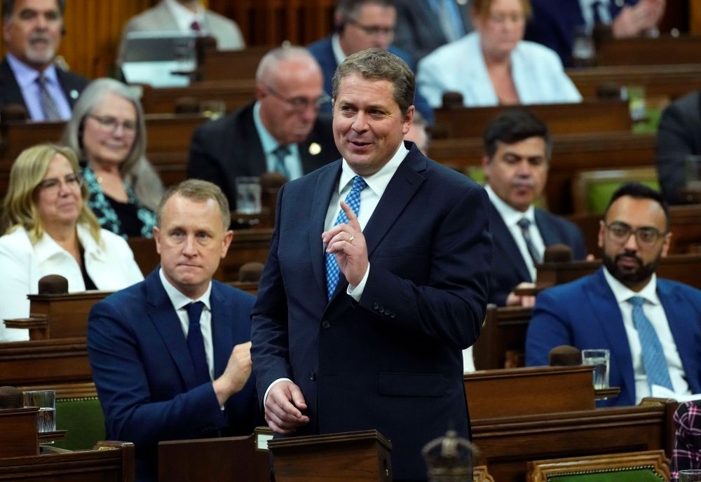 Tories accuse PM of thinking about Brookfield's 'bottom line' with EV mandate