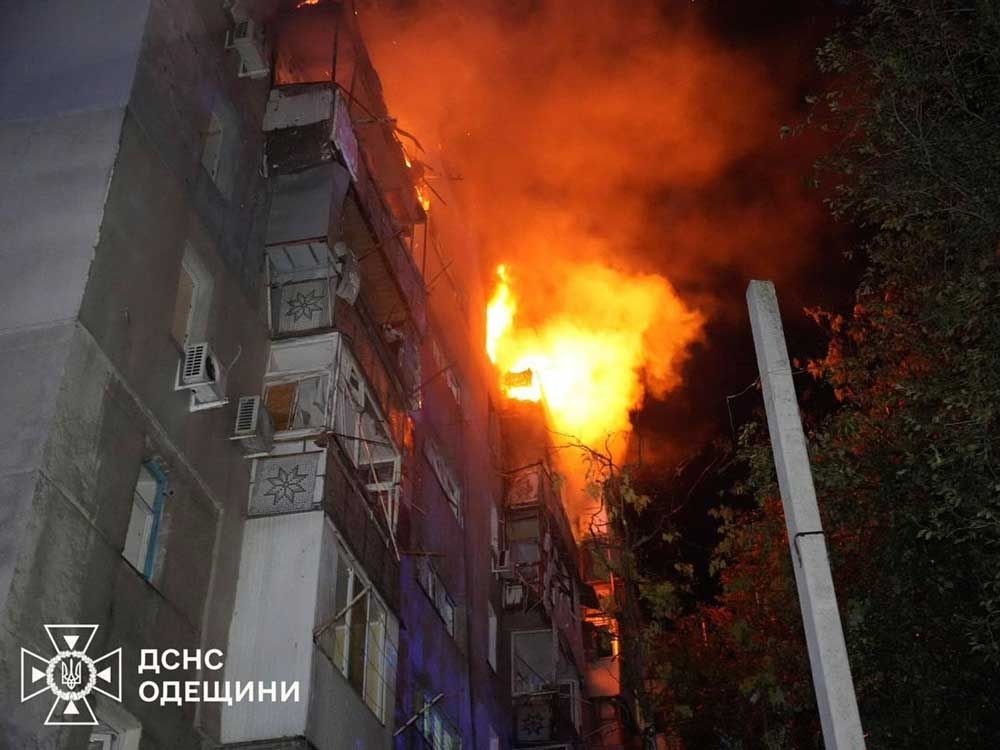 Russia pounds Ukraine with over 300 drones, killing 1 in Odesa