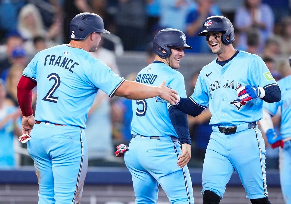 Blue Jays get out early against Chicago Cubs in series opener