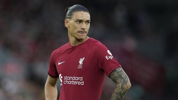 سباق رباعي على داروين نونيز.. وبرشلونة وميلان في صراع مع الهلال والنصر
