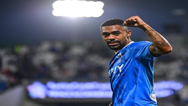 وكيل مالكوم يحسم الجدل حول رحيله عن الهلال