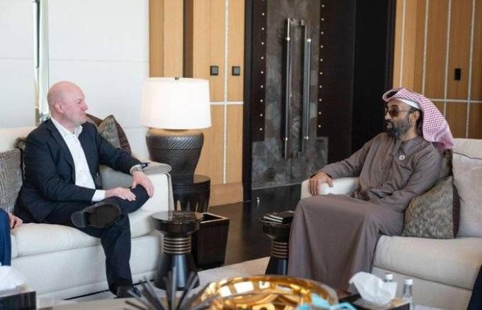 طحنون بن زايد: الإمارات مركز مهم للابتكار والخدمات الذكية