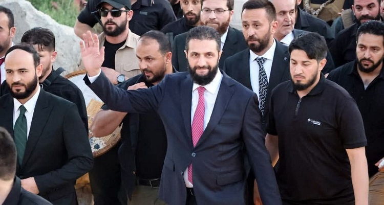 الرئيس السوري أحمد الشرع يتأثر ويبكي بعد عرض وعده لأهالي حلب قبل عامين (فيديو)