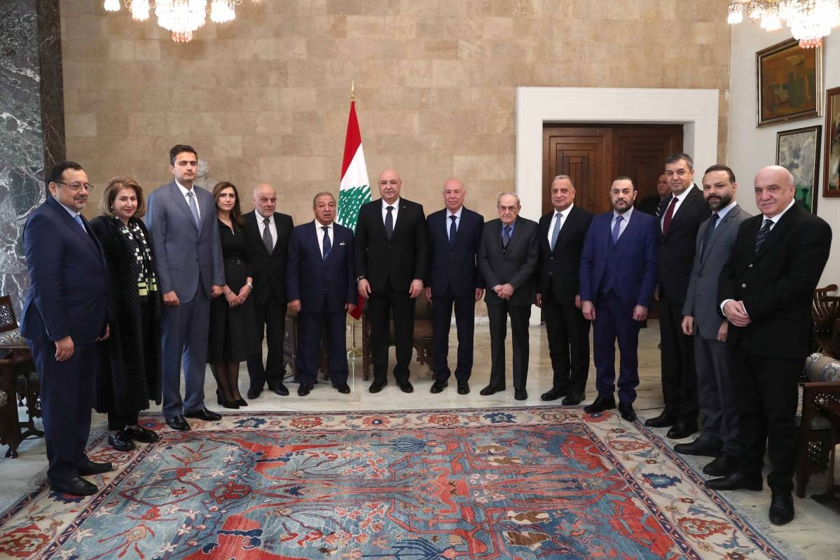 تابع اتصالاته لإلزام "إسرائيل" على الانسحاب ...وتسلّم رسالة تهنئة من ملك النروج عون للإعلاميين: انتقدونا إذا اخطأنا... فالانتقاد البنَّاء يُصحِّح الأداء وللمغتربين: وجودكم في انحاء العالم يشكّل ثروة لبلدنا
