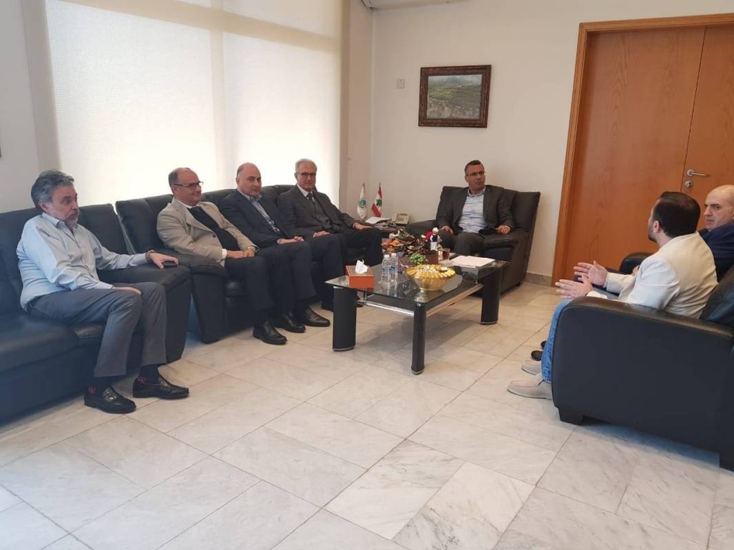 بو نادر يزور وزير الزراعة للضغط ضد الرسوم المجحفة