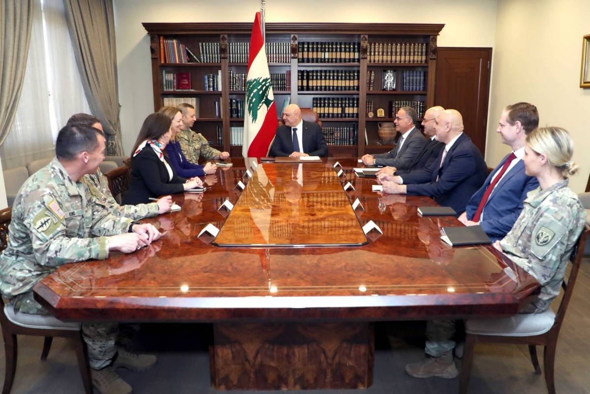 دعا للإسراع في التشكيلات القضائيّة... وتسلّم أوراق اعتماد 7 سفراء جدد عون بحث مع سلام الأوضاع العامة والتطوّرات في الجنوب وطالب جيفرز بالضغط على "إسرائيل" للإنسحاب من التلال الخمس