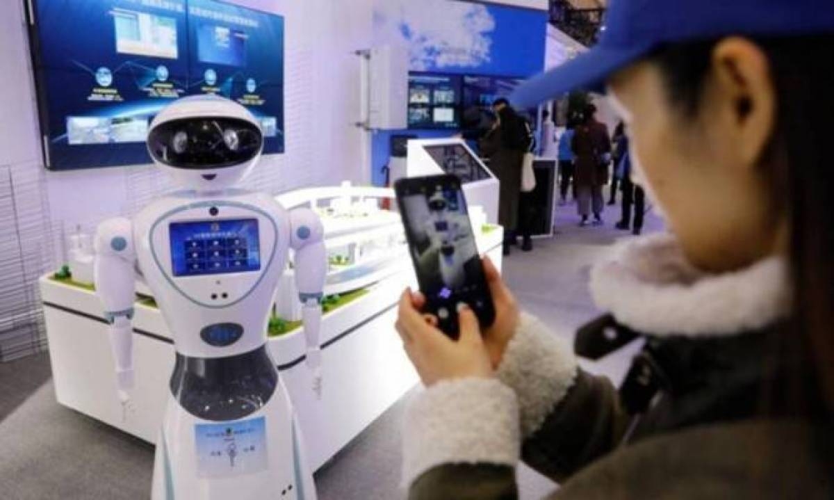 الصين تبتكر روبوتات ذكاء اصطناعي يمكنها استخراج المطاط لمواجهة النقص بالأيدي العاملة