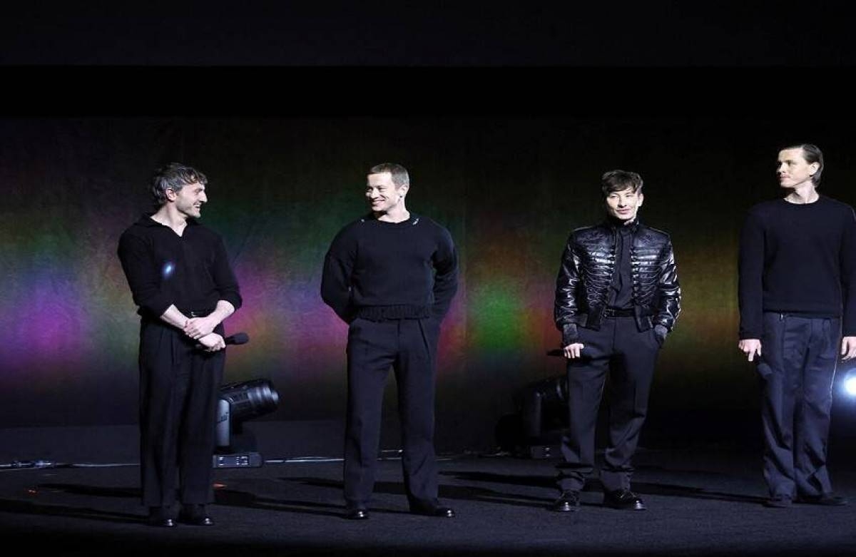 تصوير 4 أفلام عن أعضاء فرقة The Beatles