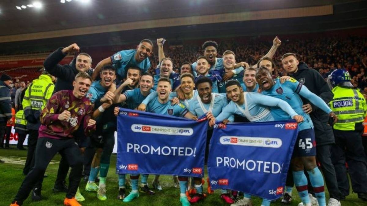 بيرنلي يعود الى الدوري الممتاز بنكهة عربية