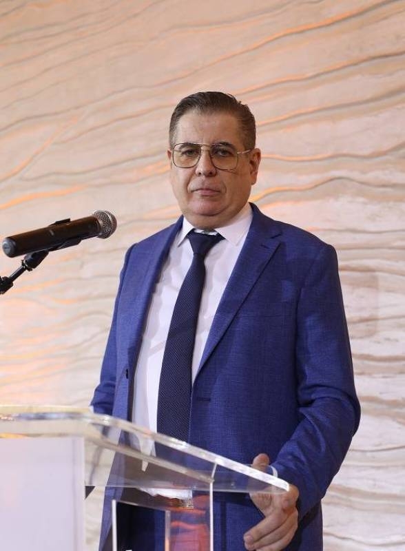 رئيس نادي الأنوار: إتحاد الكرة الطائرة يمثّلنا ونأمل بإعادة كأس البطولة الى الجدَيدة