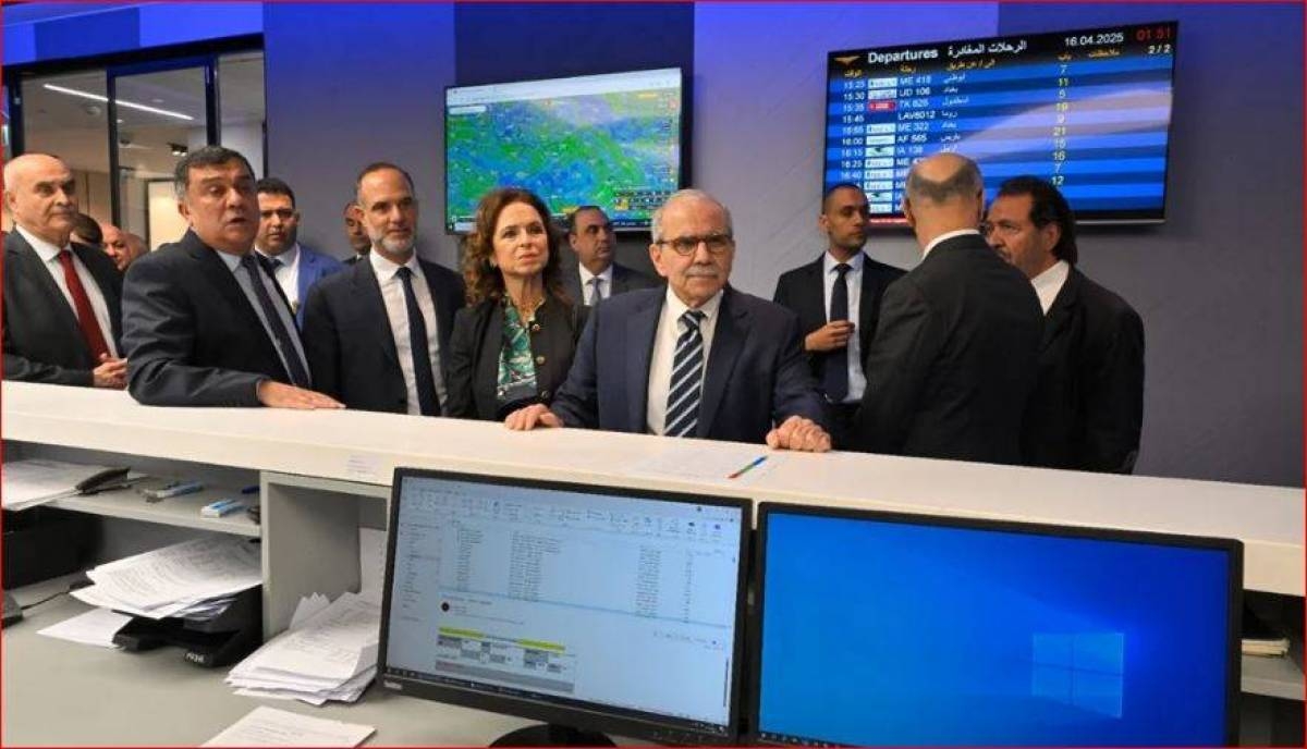 جولة تفقدية لسلام في مطار بيروت