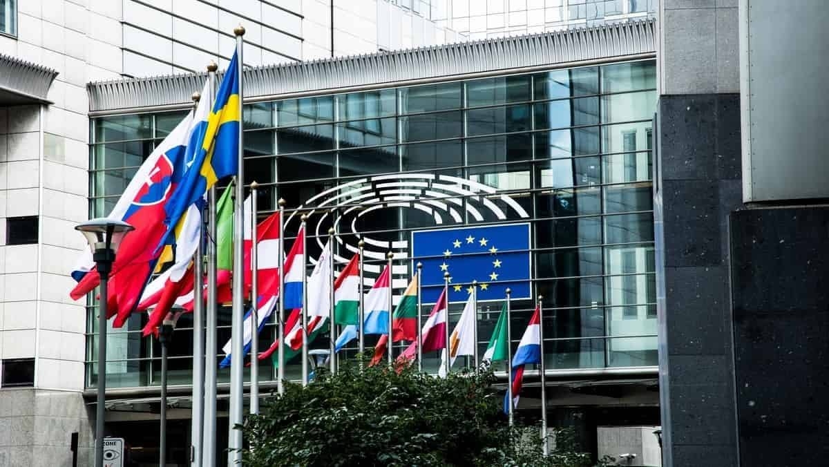 الحرب التجارية تهدد بإغراق الأسواق الأوروبية بالبضائع الرخيصة