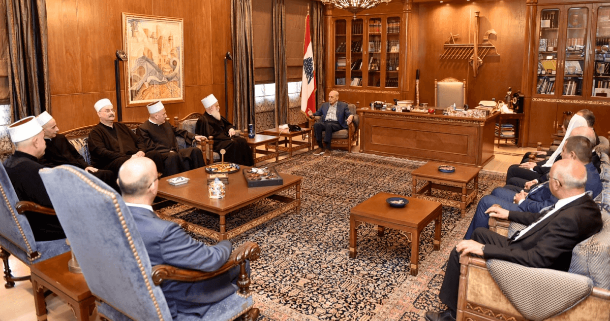 دعا اللجان النيابيّة الى جلسة مشتركة الخميس المقبل بري تابع مع زوّاره التطوّرات... وأبرق لنظيره الجزائري مُهنئًا أبي المنى: لاستكمال تطبيق الطائف بما يخدم المصلحة الوطنيّة