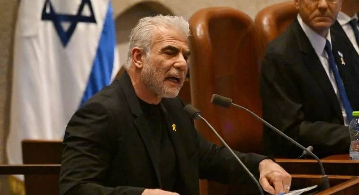 واعداً نتنياهو بـ"شبكة أمان"... لابيد يدعو إلى قبول مقترح ويتكوف فوراً!