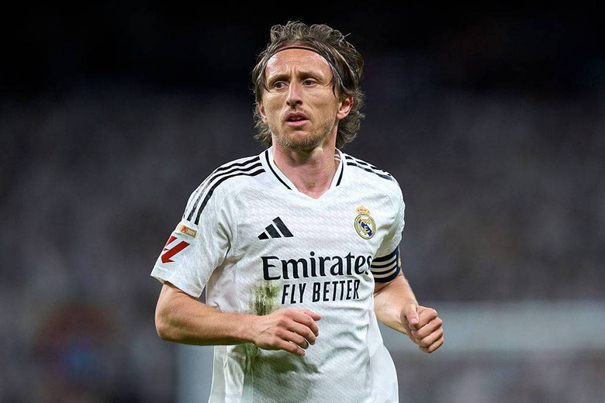 بين ميسي ورونالدو... مستقبل غامض ينتظر لوكا مودريتش