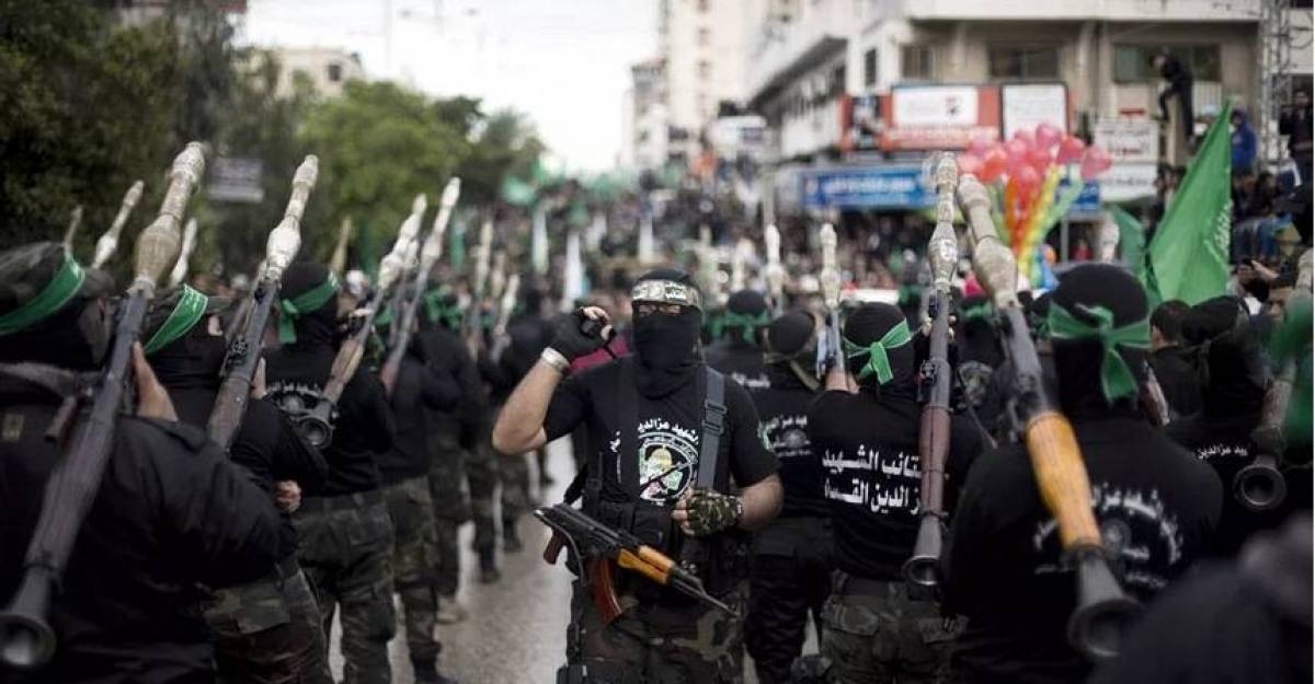 سلاح المخيّمات... حفلة "تذاكي" لبنانيّة - فلسطينيّة مُتبادلة