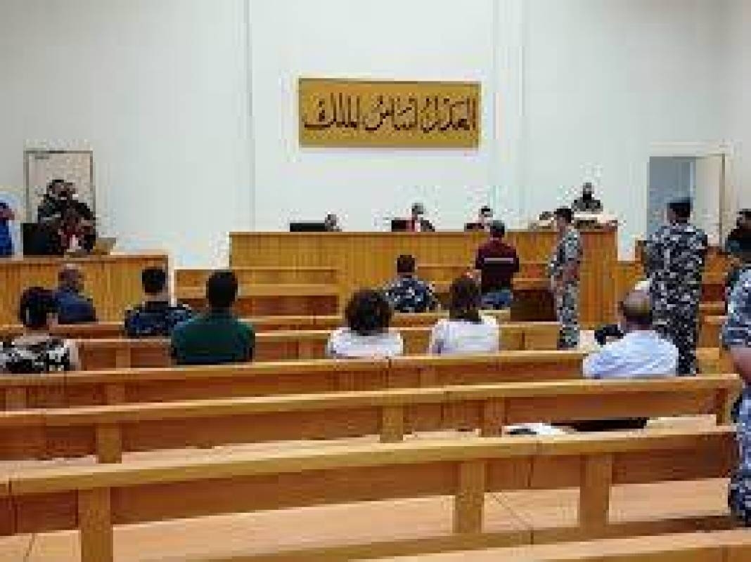 قاعة رومية بين انتهاك العلنيّة وإذلال المحامين!