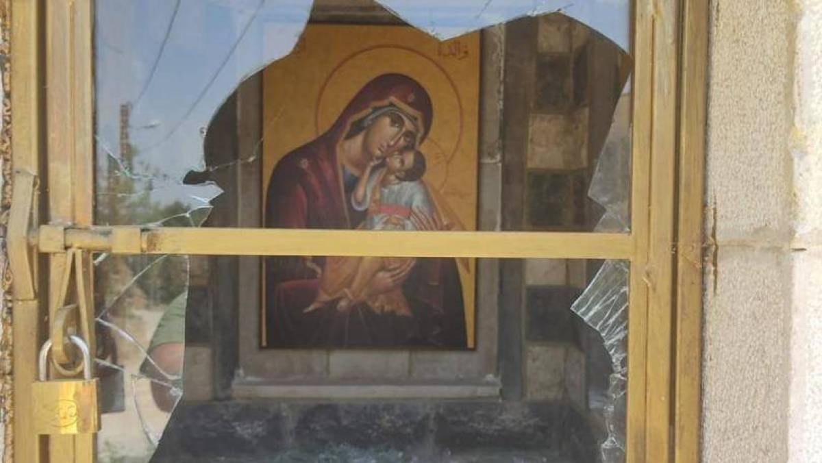 تحطيم واجهة مزار للسيدة العذراء على يد مجهولين