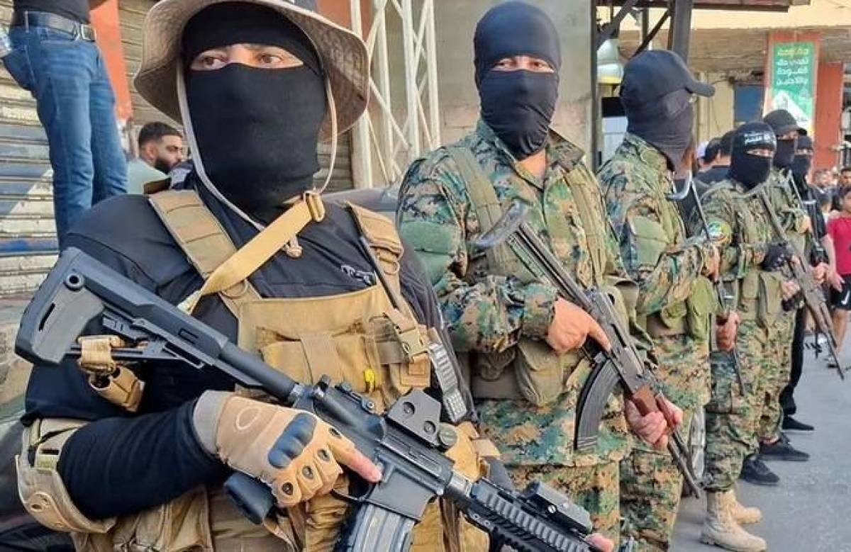 عباس أوقع لبنان في "فخ" تسليم السلاح الفلسطيني وُضع في "الثلاجة" لمعالجته بهدوء وتوافق الطرفين
