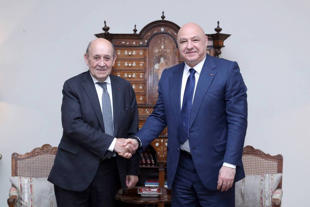 لودريان يجس نبض «حارة حريك» ويزور جعجع وجنبلاط