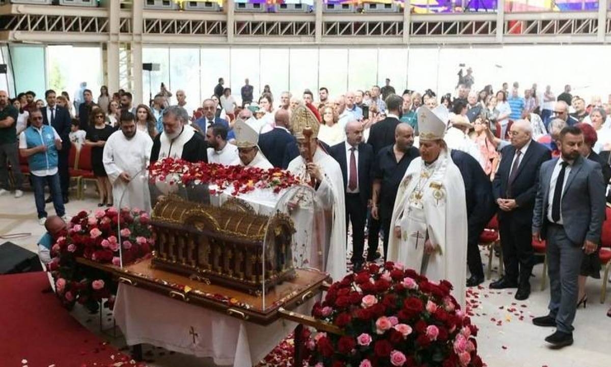 الراعي في قداس لمناسبة زيارة ذخائر القديسة تيريز: وطننا يقف أمام مُفترق طرق... إمّا أن يتابع السير في نفق المراوحة أو أن ينهض من جديد