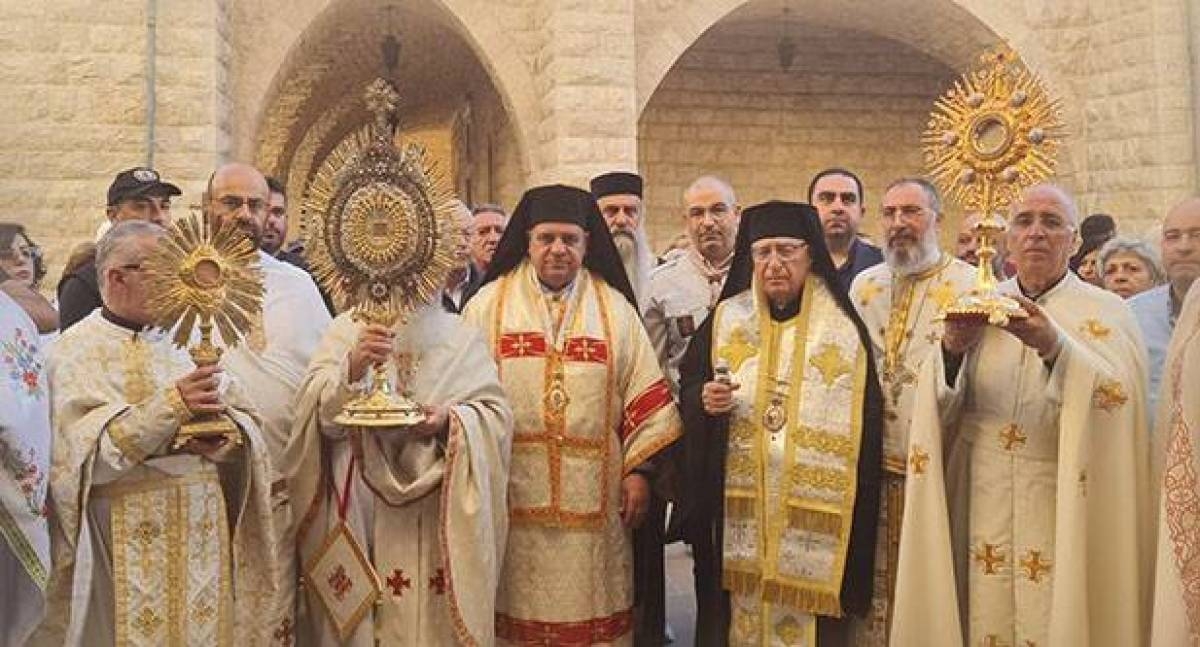 إحتفالات زحلة بـ"خميس الجسد الإلهي"... قداديس ومسيرات وتطواف للقربان المقدّس العبسي: القيم الدينيّة ما زالت لها وزنها واحترامها- ابراهيم: الوطن لن يموت فيه من يُؤمن ويُقاوم ويُصلّي