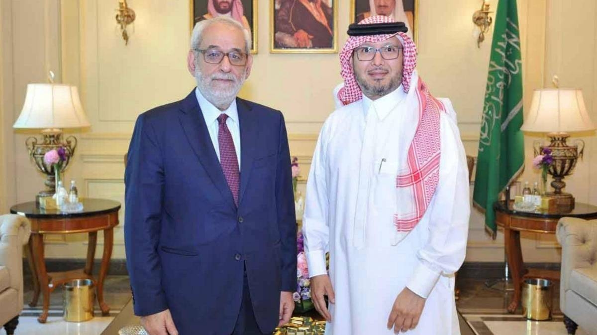 البخاري خلال لقائه بقرادونيان: أثق بأنّ لبنان سيبقى بمنأى عن الاستهداف العسكري