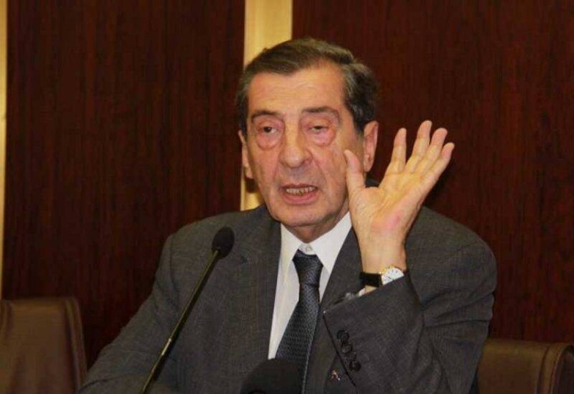 "تكتل العهد فريق يؤمن بخطاب القسم" الفرزلي: المجتمع المسيحي لا يختصره "حزبان" والفريق الثالث ضروري قانون الإنتخاب الحالي خلاصة اتفاق باسيل وجعجع... والأرثوذكسي" الأنسب"