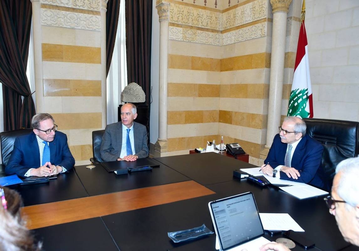 التحضيرات لمؤتمر المانحين في فرنسا على طاولة السراي