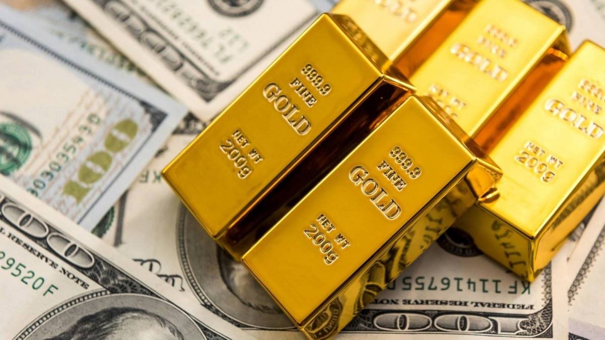 أسعار الذهب ترتفع بدعم من تراجع الدولار وتكهنات بعزل باول!