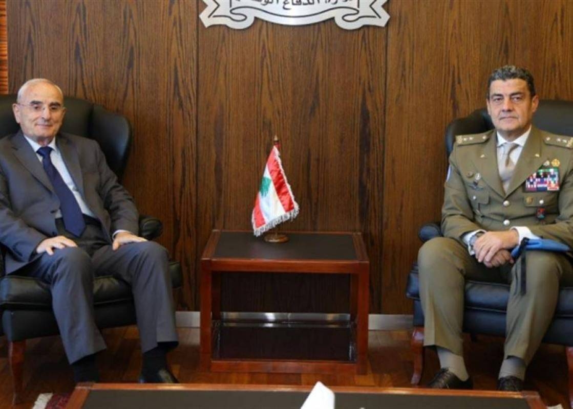 وزير الدفاع: ضرورة تكثيف الضغوط الدوليّة