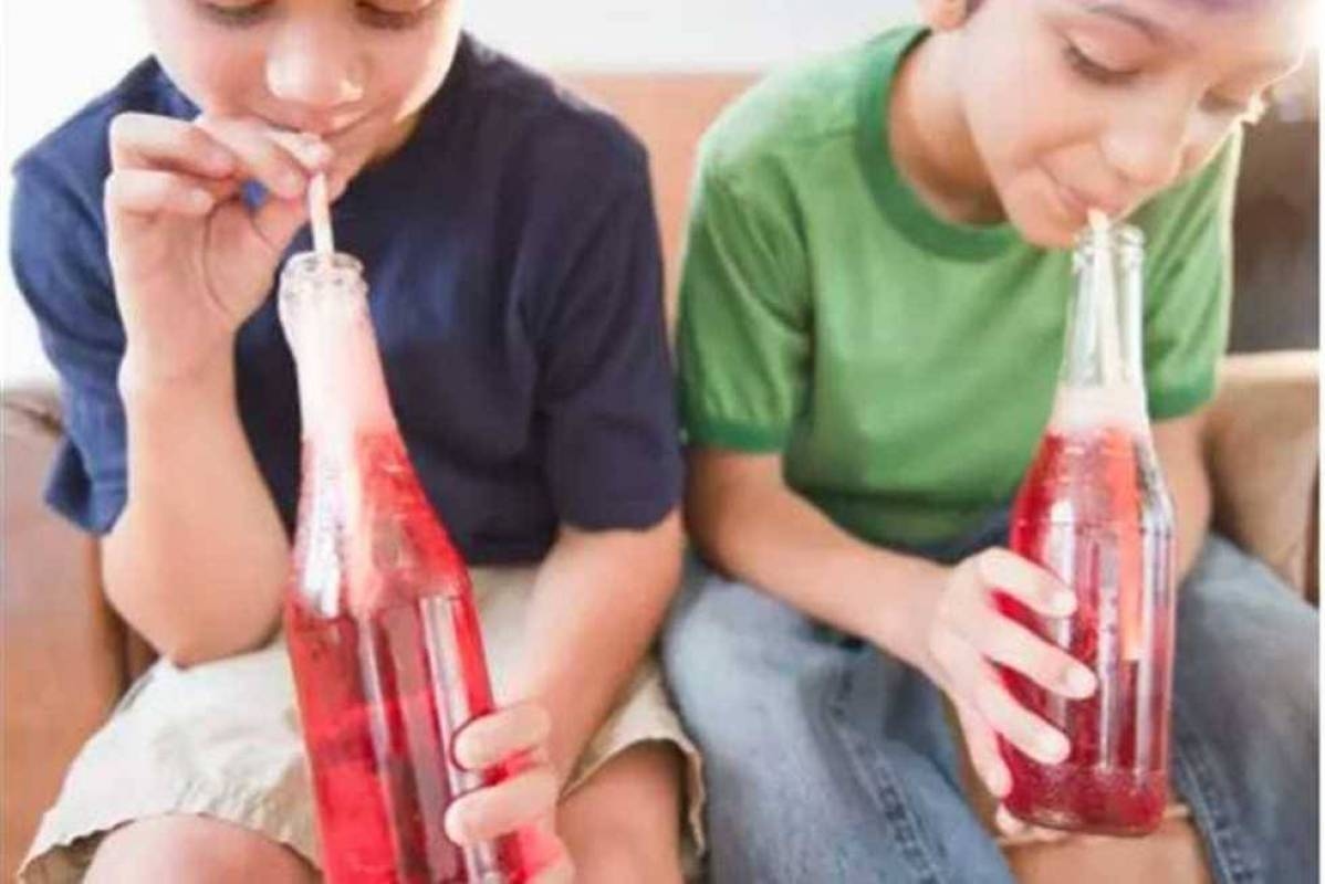 مشروبات الصيف السكريّة… هل تقتل صحّة الأطفال بصمت؟