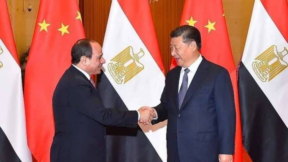 "القاهرة تراهن على بكين".. مصر تقترب من الصين وسط تحديات غير مسبوقة