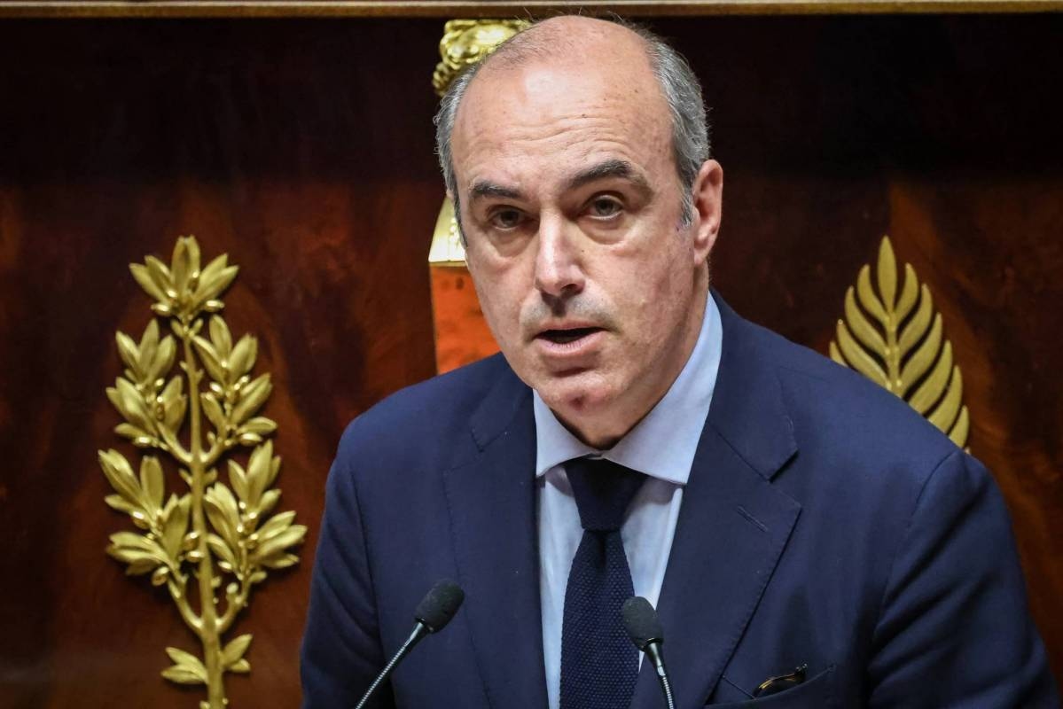انتحار نائب فرنسي ديغولي معروف