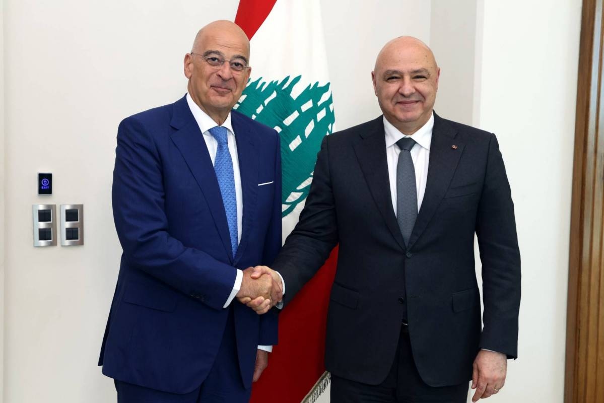 الرئيس عون استقبل وزير الدفاع اليوناني وشكره على دعم بلاده للجيش