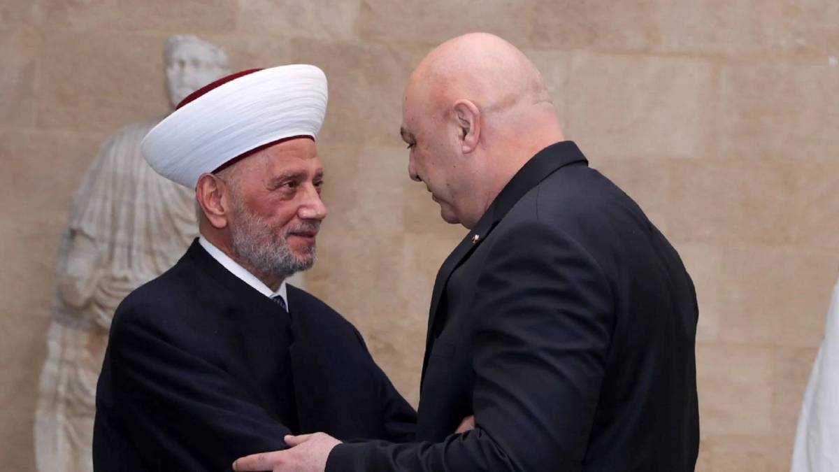 دريان من بعبدا: لن يستطيع أحد تمرير أي مشروع تقسيمي أو تفتيتي إذا توحّد اللبنانيون