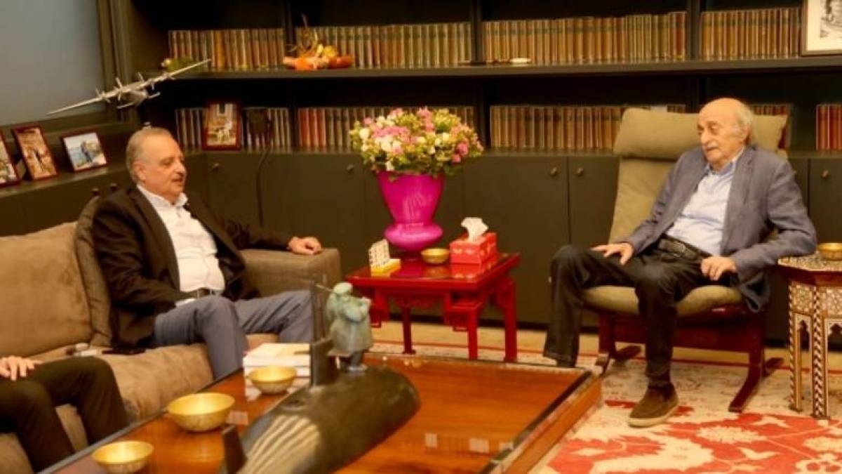 توافق جنبلاطي - إرسلاني من أجل مصلحة الطائفة... هل من تنسيق إنتخابي نيابي؟