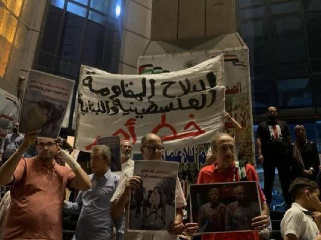 احتجاج أمام نقابة الصحافيين المصريين للمطالبة بإلغاء كامب ديفيد وصفقة الغاز
