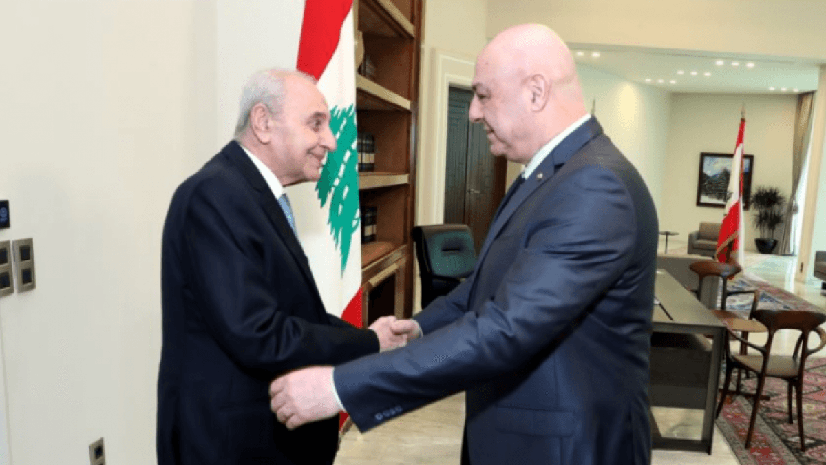 رئيس الجمهوريّة أوفد مستشاره السياسي الى بري عون يُثبّت دوره المتوازن.. لا قطيعة مع أحد والحوار مفتوح هل يحمل برّاك الموافقة "الإسرائيليّة" السوريّة على الورقة الأميركيّة ؟