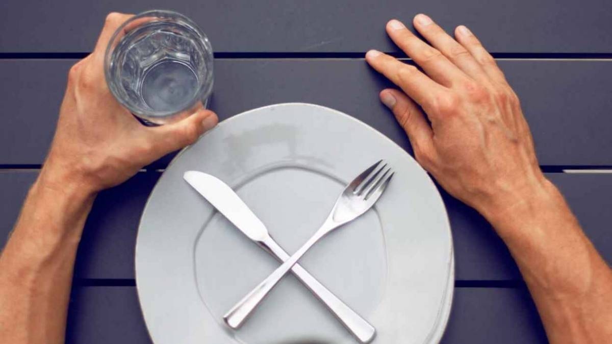 الصيام المائي... بين التجدّد الخلوي ومخاطر التدهور... كيف تعمل آليّة "الاوتوفاجي"؟