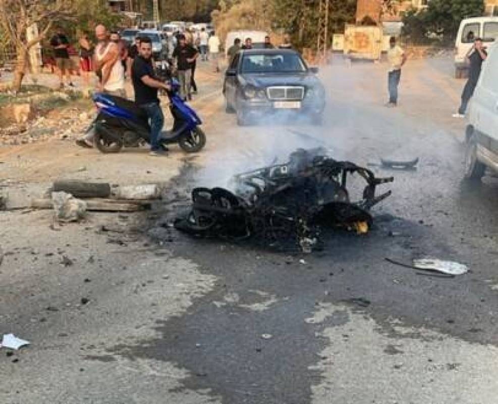 العدو يواصل خروقاته: شهيد في عيترون استهداف حفّارة في يارون... دون إصابات