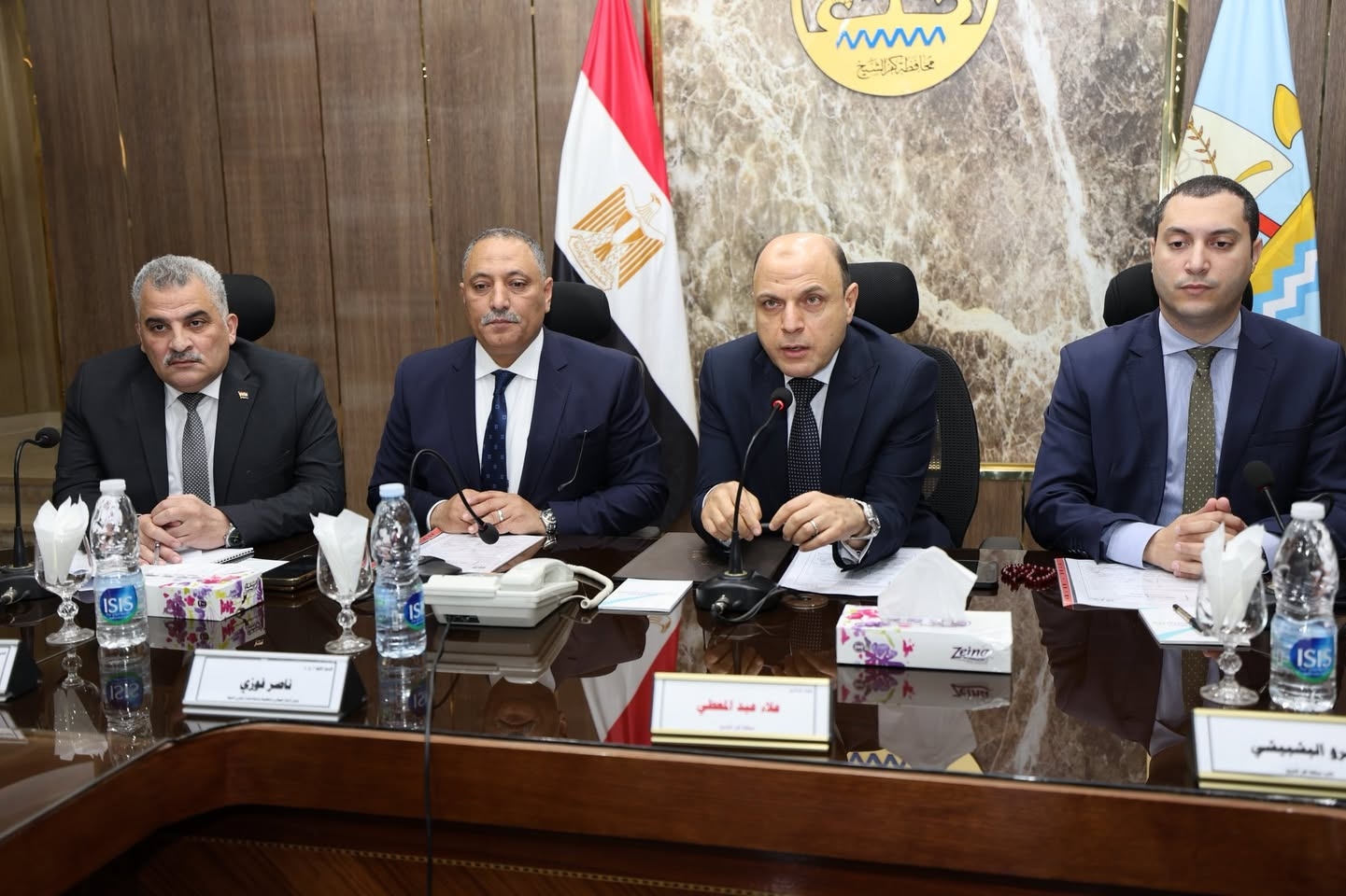 محافظ كفرالشيخ يناقش جهود تطوير وتطهير وتكريك بحيرة البرلس