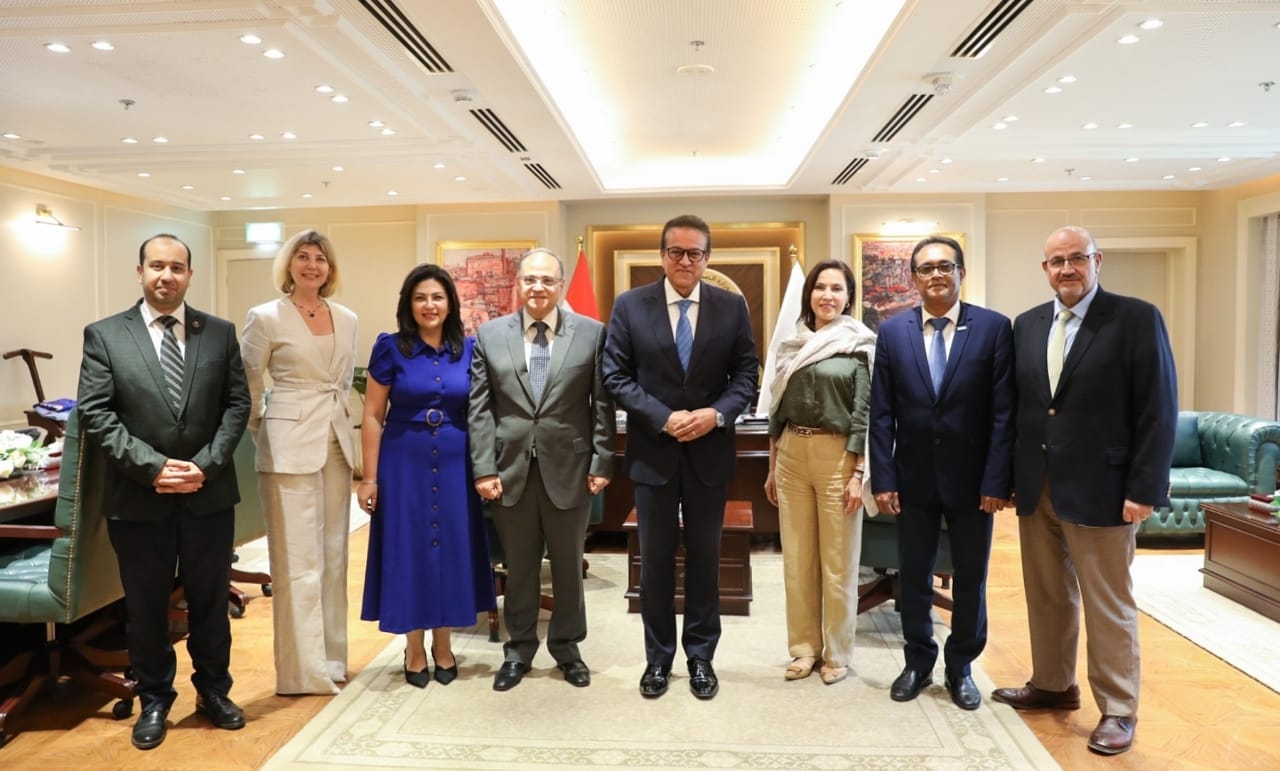 خالد عبد الغفار يستقبل وفد «الصحة العالمية» استعدادا لتجديد اعتماد هيئة الدواء بالمستوى الثالث